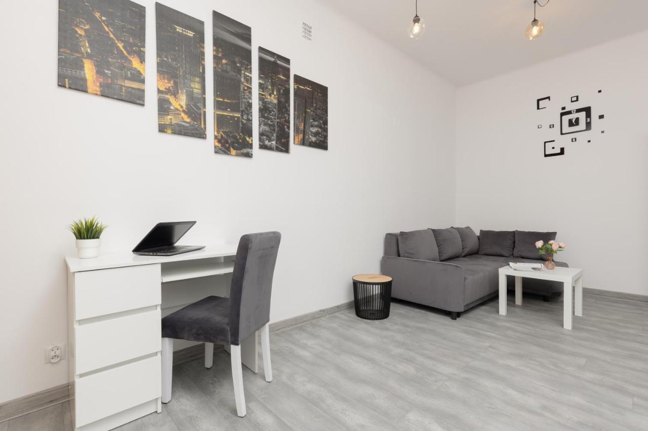 Butas Metro Plac Wilsona Mickiewicza By Renters *