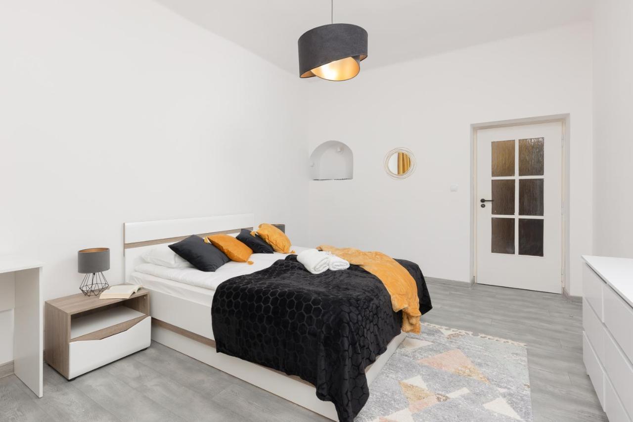Metro Plac Wilsona Mickiewicza By Renters * Warsaw