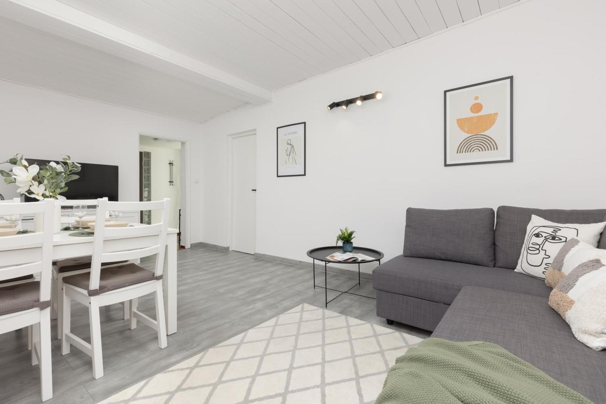 Butas Metro Plac Wilsona Mickiewicza By Renters *
